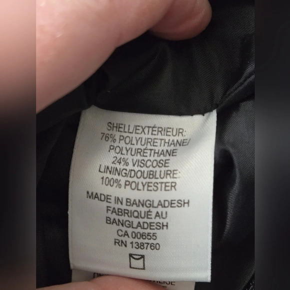 REITMANS black medium Faux Leather jacket, worn once. R138760, 76% polyurethane - Picture 8 of 8